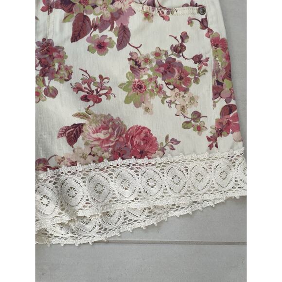 Lauren Conrad Shorts Denim Jean Multicolor Floral Crochet Stretch - Picture 6 of 14